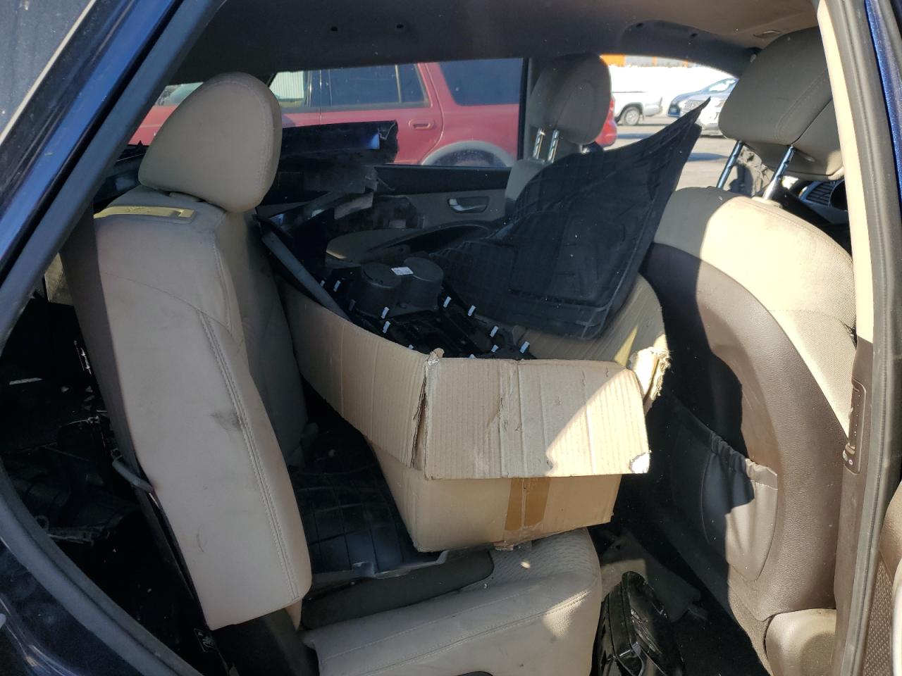 2017 Hyundai Santa Fe Se VIN: KM8SM4HF9HU195948 Lot: 83856405