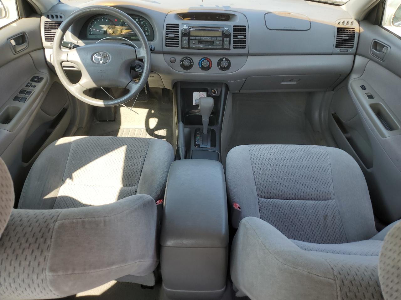 2004 Toyota Camry Le VIN: 4T1BE32K74U831810 Lot: 80287735