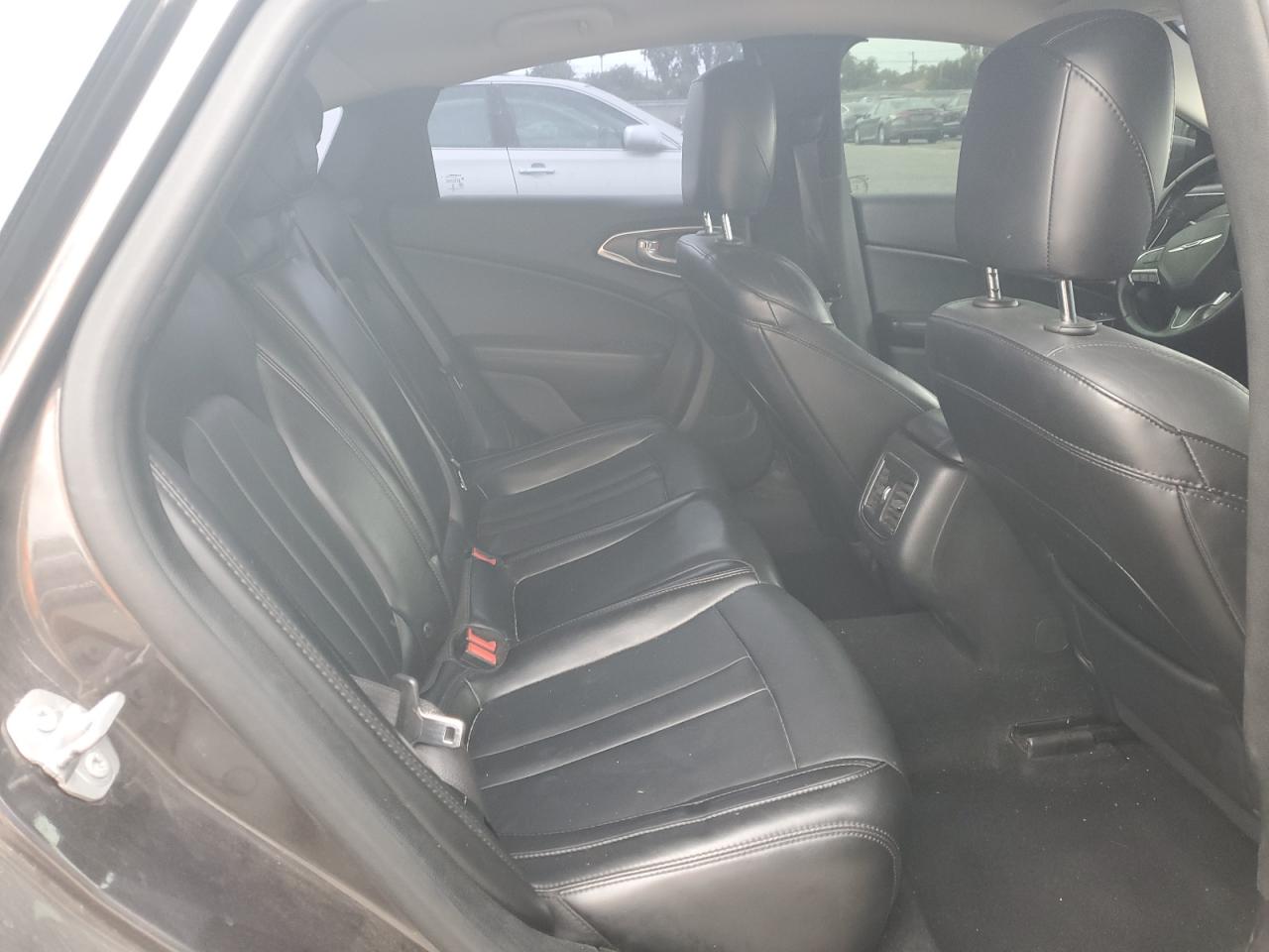 2016 Chrysler 200 C VIN: 1C3CCCCB3GN135123 Lot: 84300855