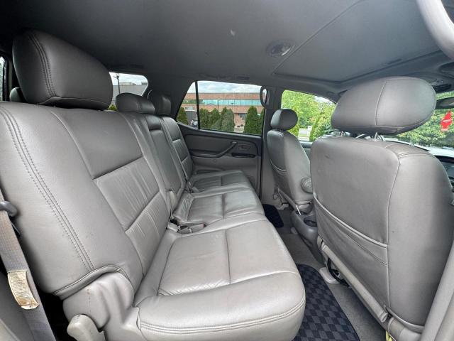 2004 TOYOTA SEQUOIA SR5  