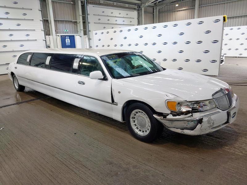 2001 LINCOLN TOWN CAR AUTO 