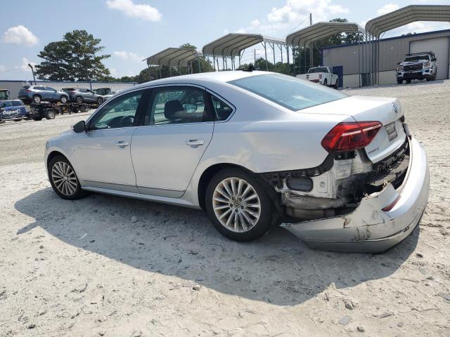  VOLKSWAGEN PASSAT 2017 Srebrny