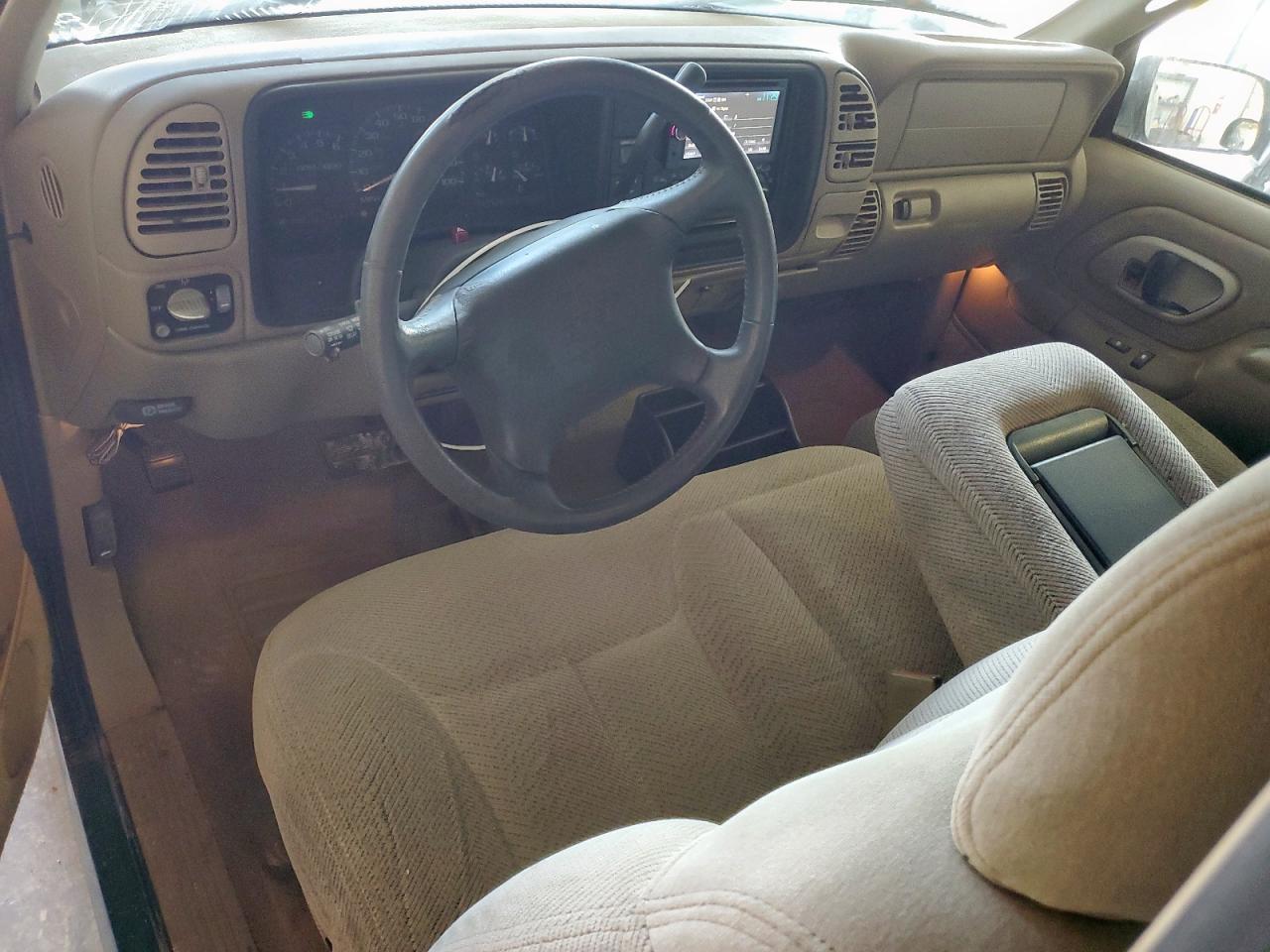 1997 Chevrolet Gmt-400 C1500 VIN: 2GCEC19R8V1255785 Lot: 81184405