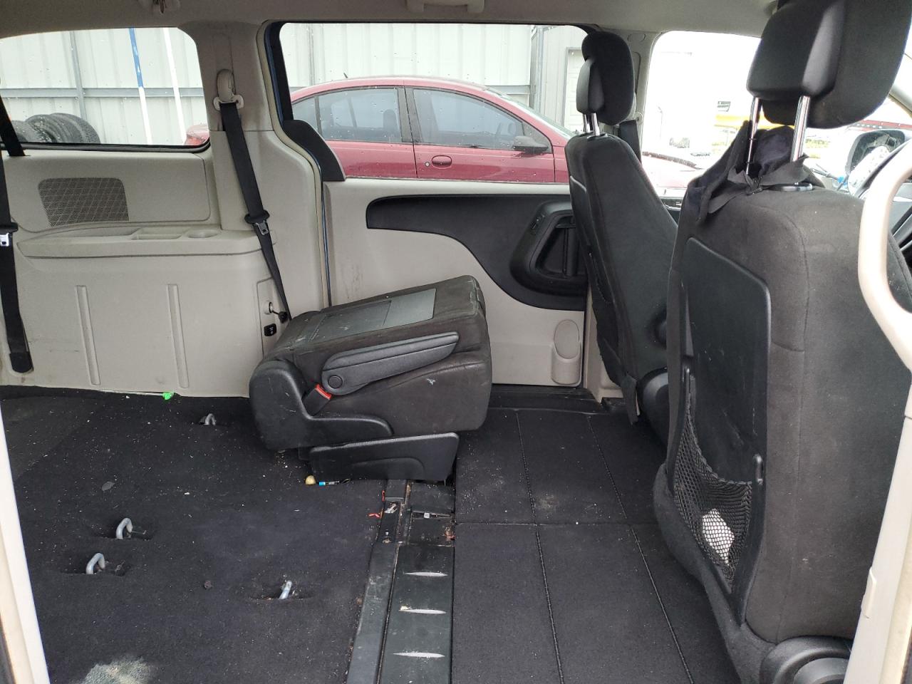 2011 Chrysler Town & Country Touring VIN: 2A4RR5DG9BR702452 Lot: 80757055