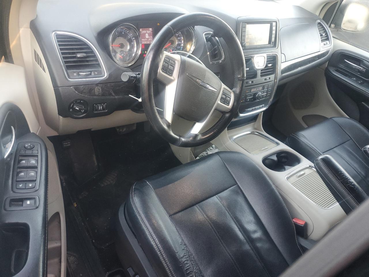 2015 Chrysler Town & Country Touring L VIN: 2C4RC1CG1FR708074 Lot: 84285145