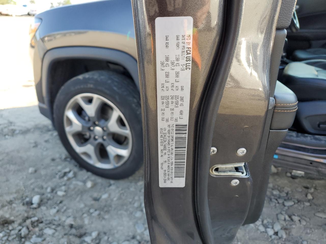 2018 Jeep Compass Limited VIN: 3C4NJDCBXJT400692 Lot: 81704825