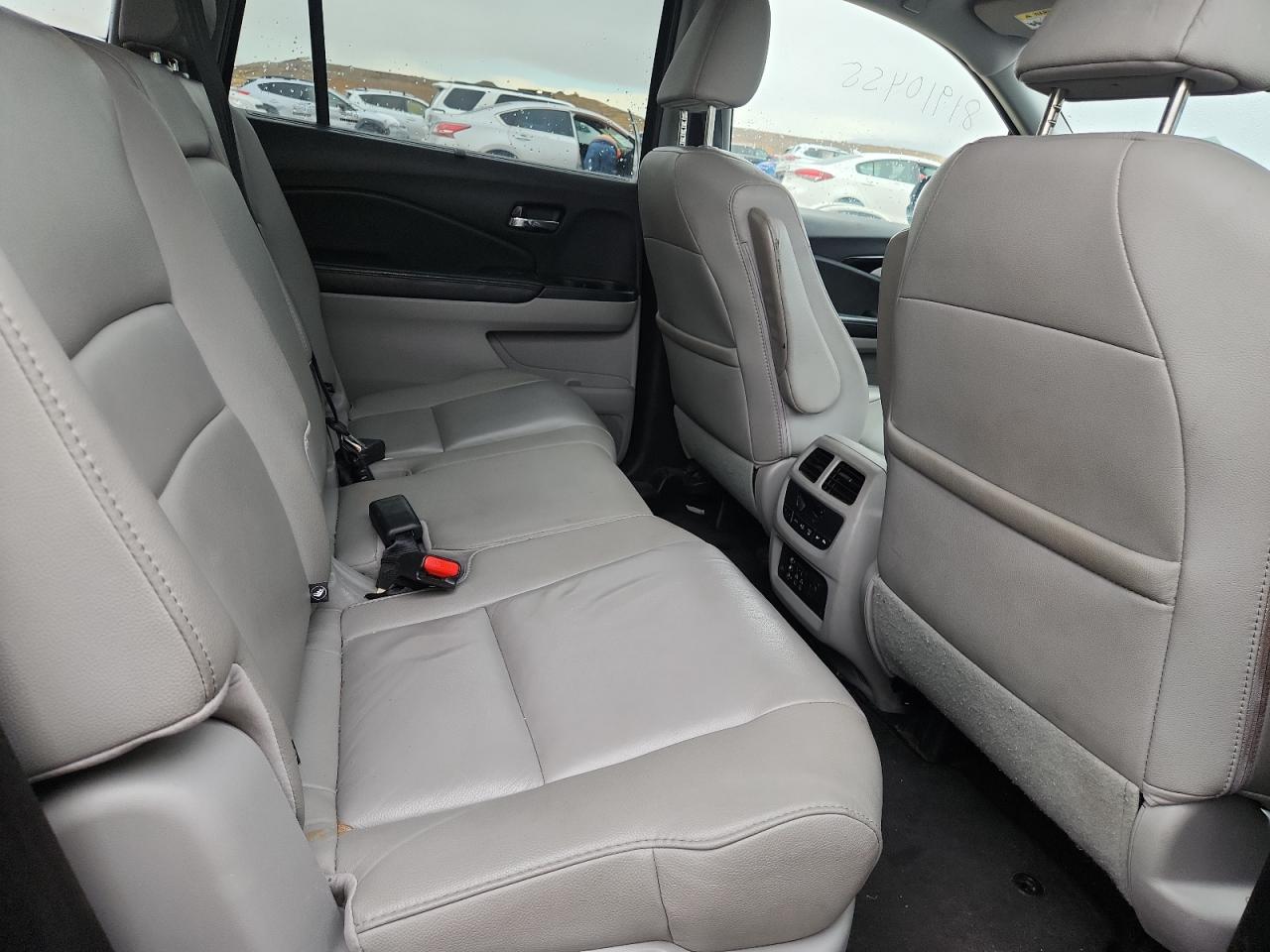 2017 Honda Pilot Touring VIN: 5FNYF6H98HB016967 Lot: 81910455