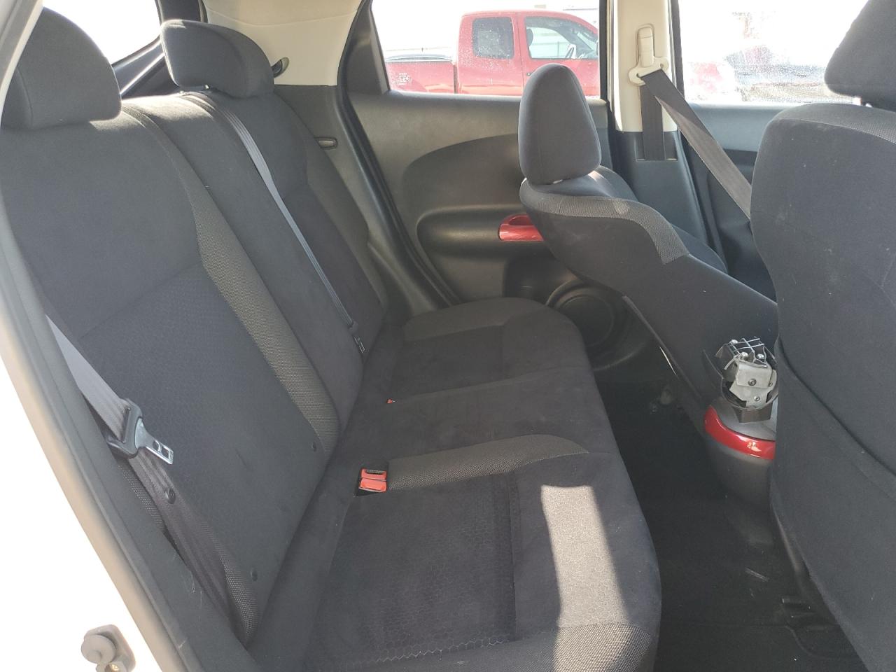 2013 Nissan Juke S VIN: JN8AF5MR1DT213623 Lot: 81106425