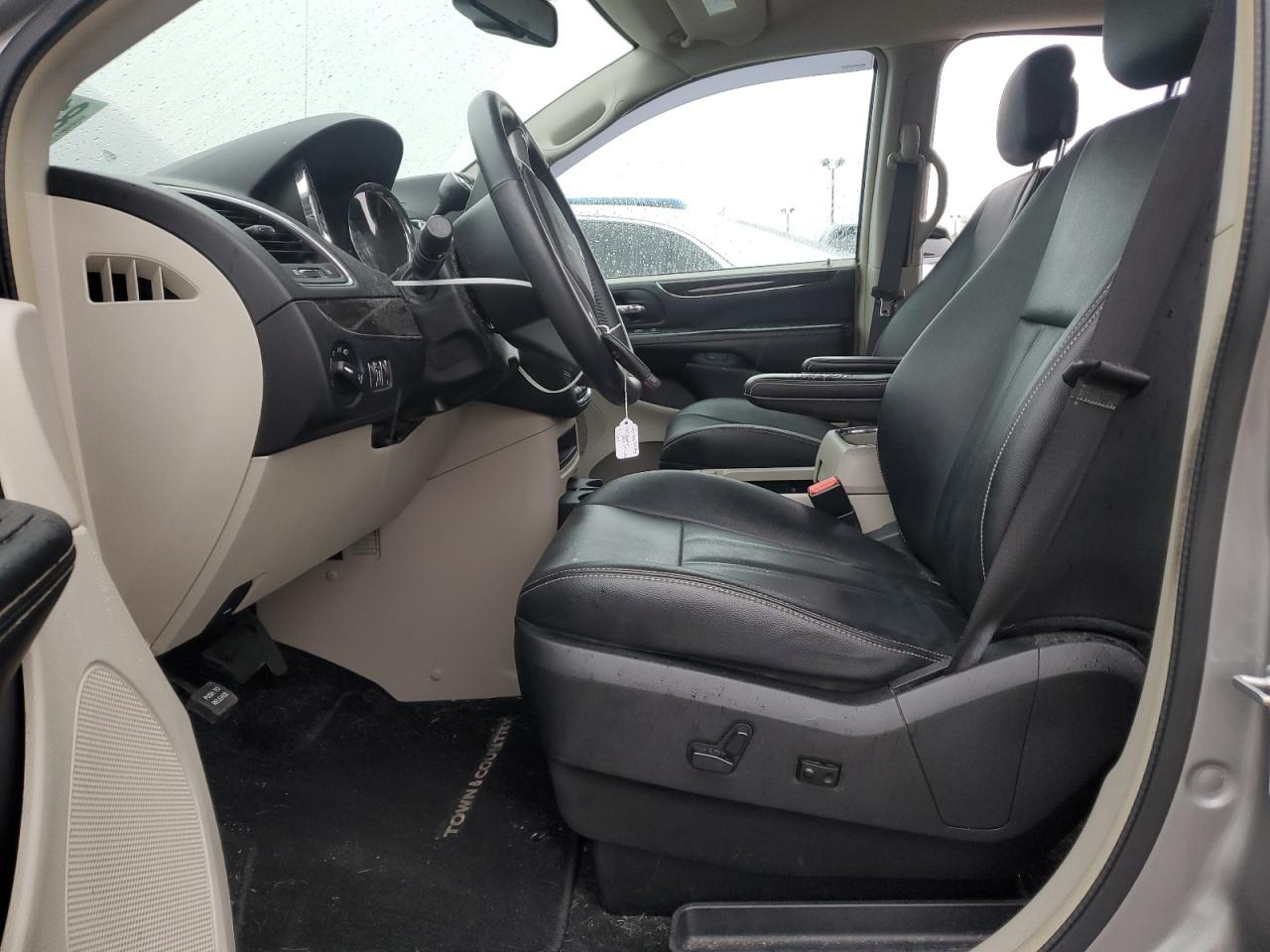 2016 Chrysler Town & Country Touring VIN: 2C4RC1BG5GR303127 Lot: 81577635