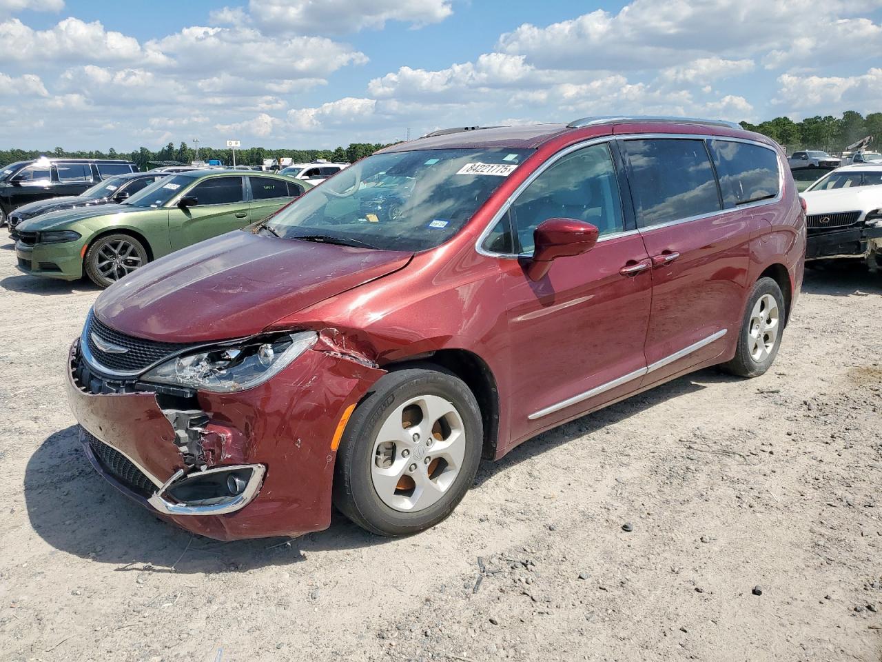 CHRYSLER PACIFICA 2017. Lot# 84221775. VIN 2C4RC1EG5HR704559. Photo 1
