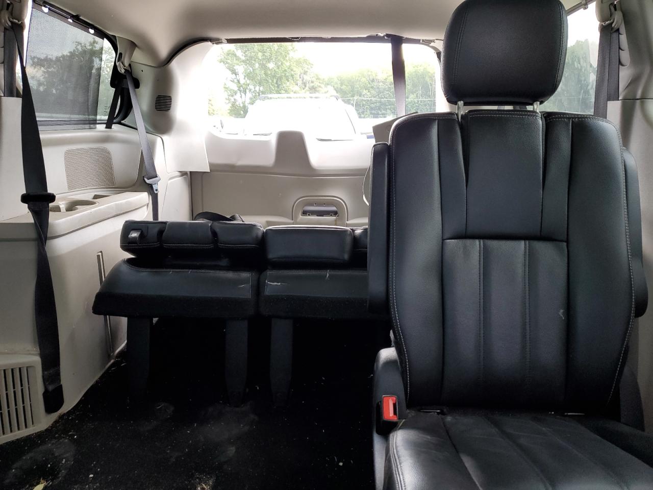 2015 Chrysler Town & Country Touring VIN: 2C4RC1BG9FR589319 Lot: 83930725