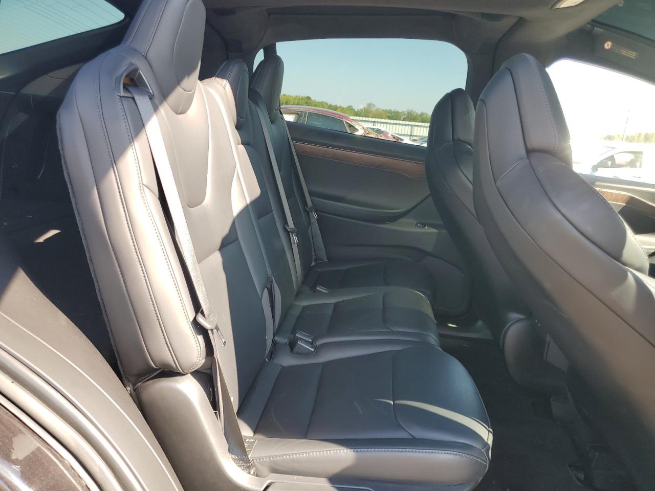 2018 Tesla Model X VIN: 5YJXCDE25JF121990 Lot: 81138065