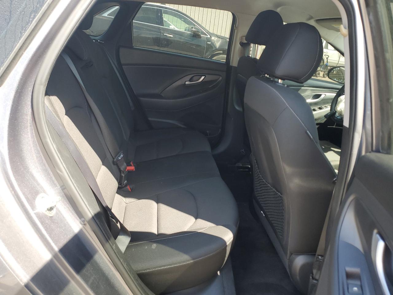 2018 Hyundai Elantra Gt VIN: KMHH35LE2JU009822 Lot: 81418955