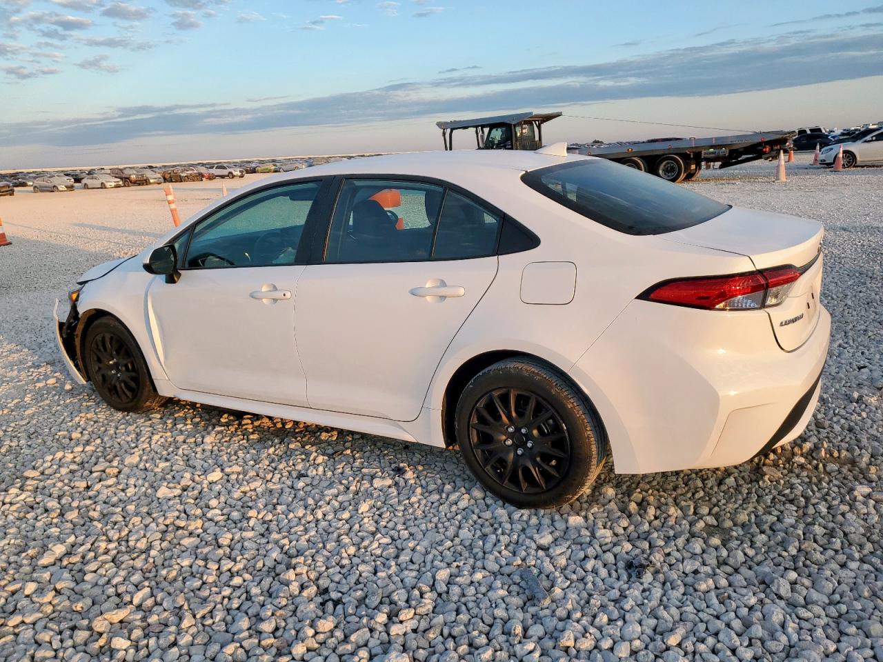 2022 Toyota Corolla Le white null gasoline 5YFEPMAE6NP375813 photo #3