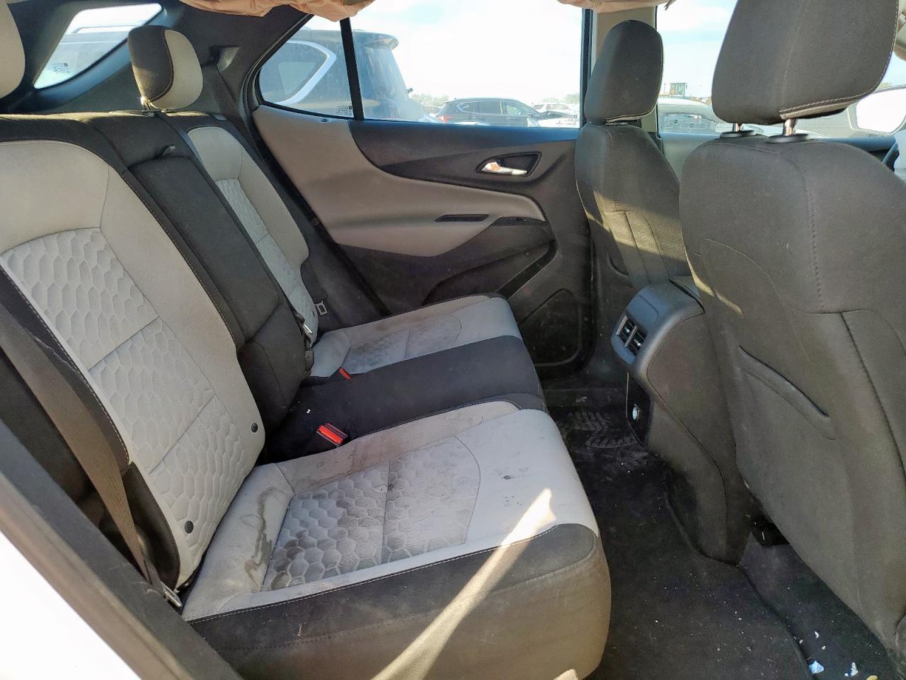 2018 Chevrolet Equinox Ls VIN: 2GNAXHEV6J6131338 Lot: 80895735