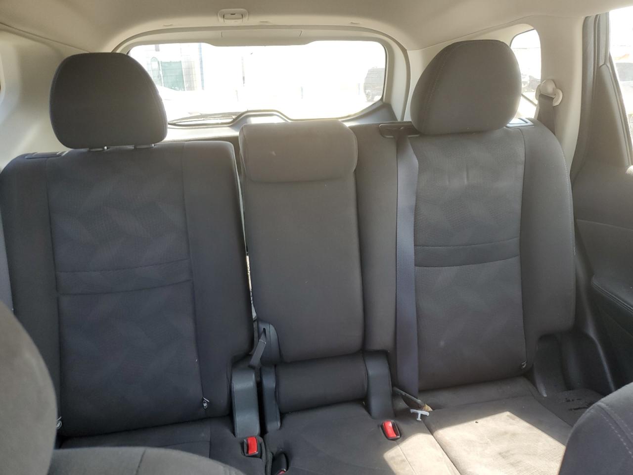 2015 Nissan Rogue S VIN: KNMAT2MT5FP590532 Lot: 72036715