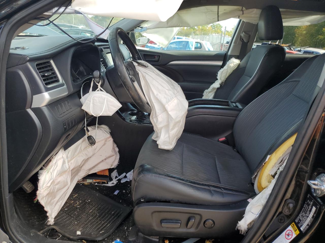 2015 Toyota Highlander Le VIN: 5TDBKRFHXFS167539 Lot: 81800715