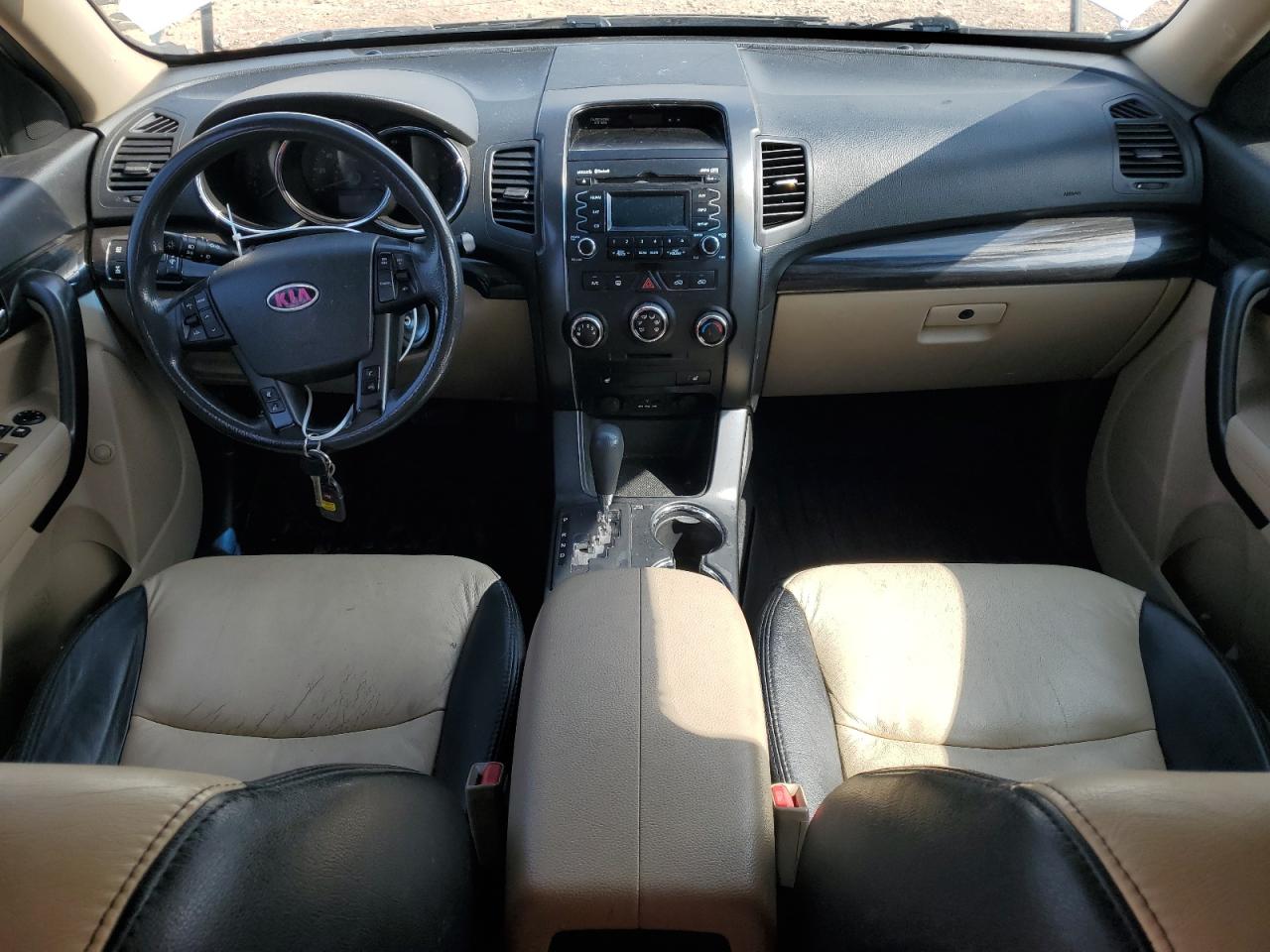 2011 Kia Sorento Base VIN: 5XYKTCA17BG143498 Lot: 83870305