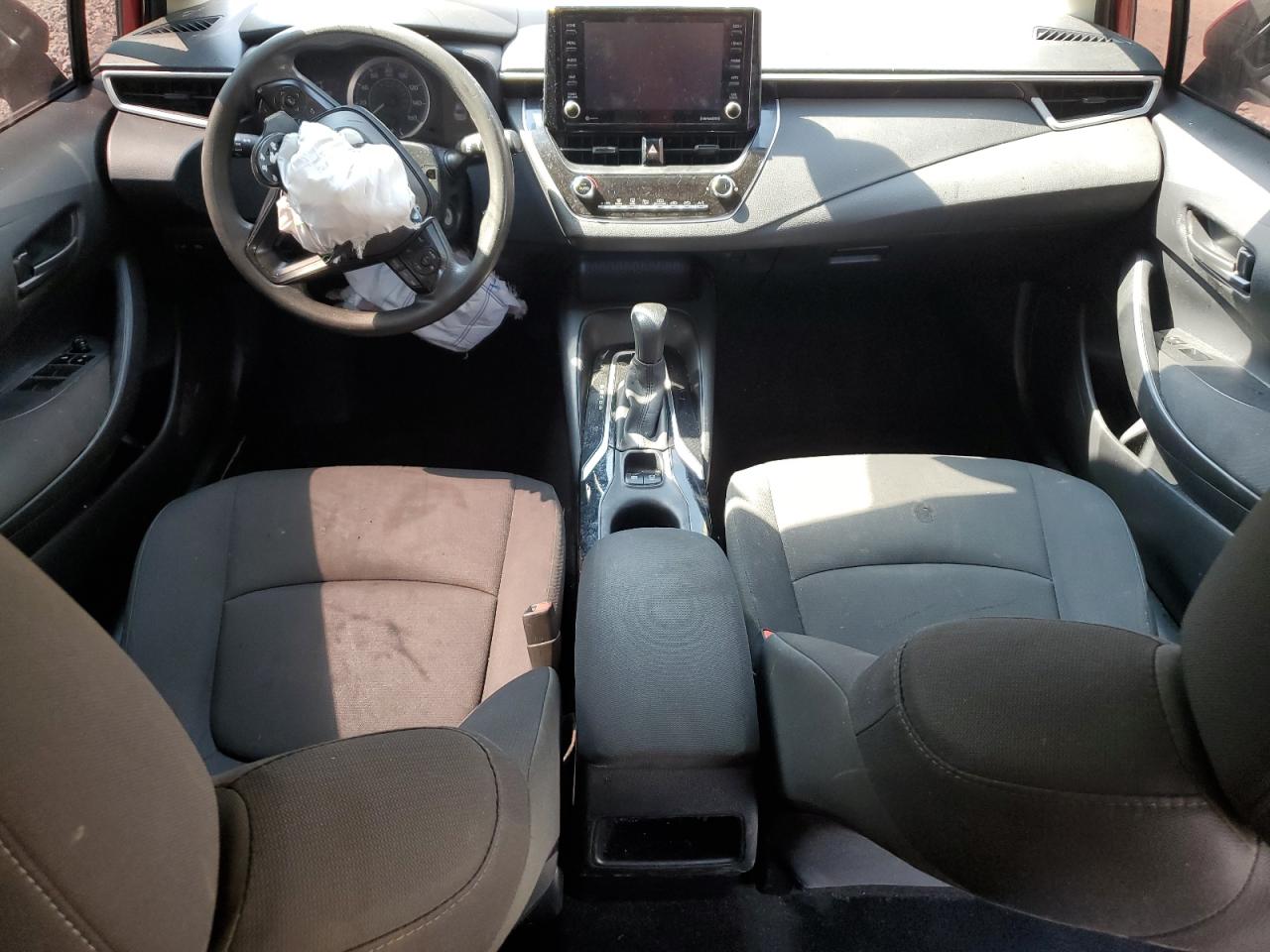 2022 Toyota Corolla Le VIN: JTDEPMAE4NJ195797 Lot: 80676095