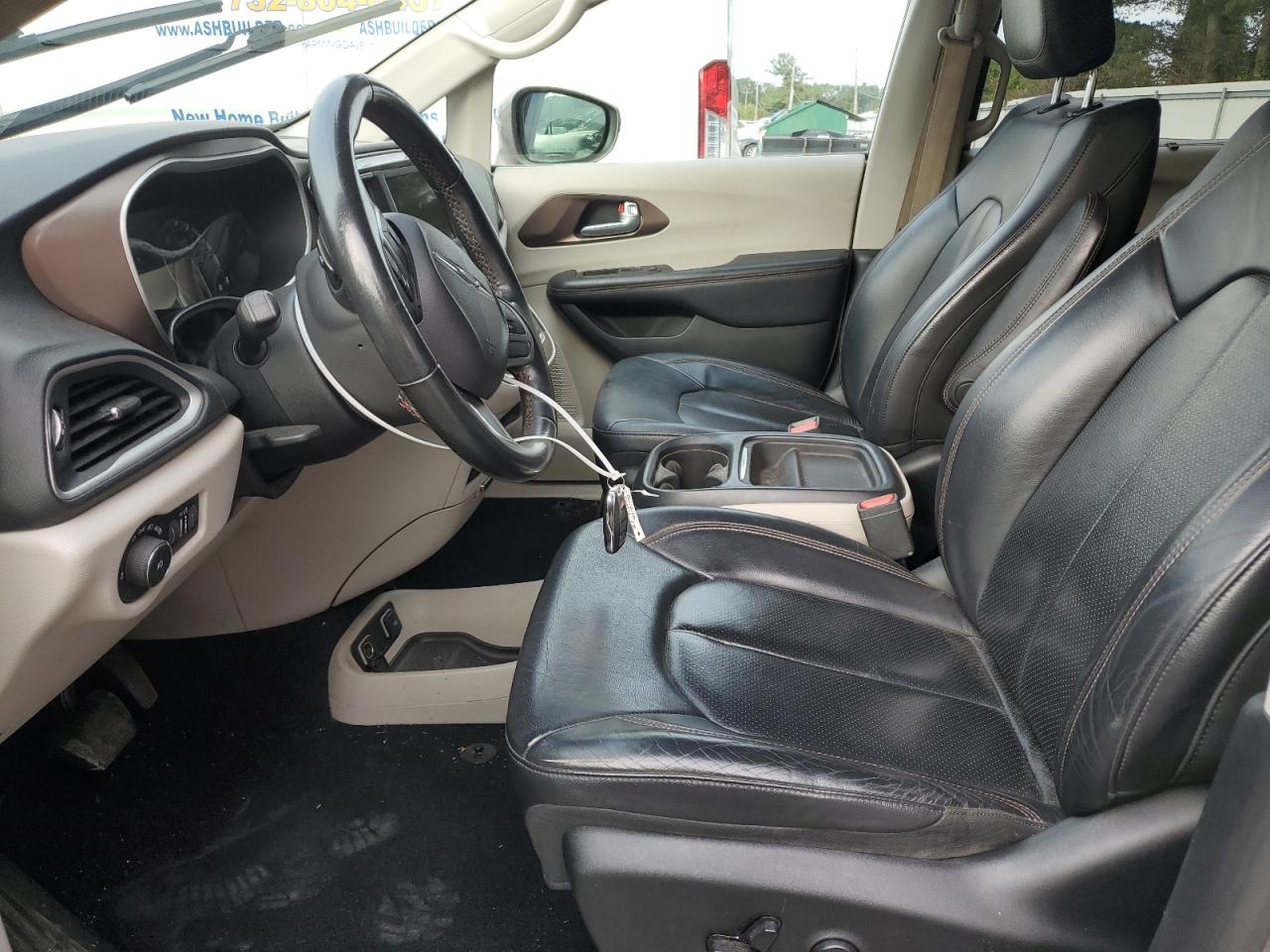 2018 Chrysler Pacifica Touring L VIN: 2C4RC1BGXJR153927 Lot: 81101165