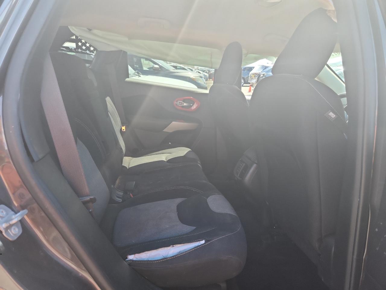 2018 Jeep Cherokee Latitude VIN: 1C4PJLCBXJD589000 Lot: 71270375