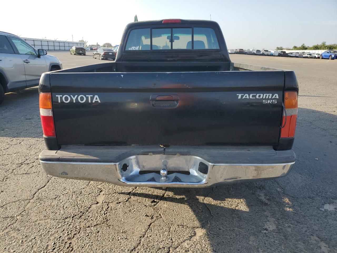 1998 Honda Uk VIN: 4TAVL52N8WZ022797 Lot: 81831305