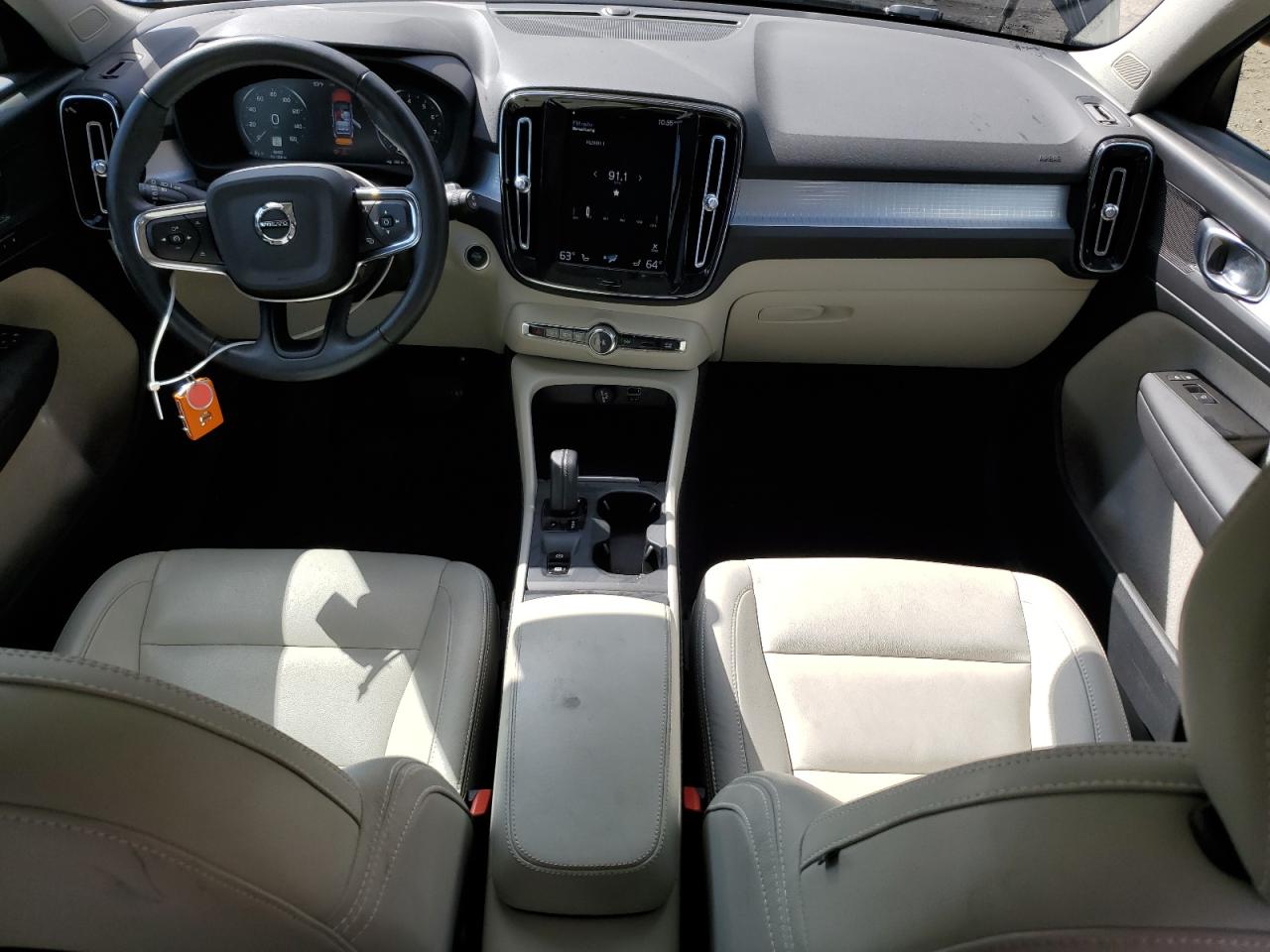 2021 Volvo Xc40 T4 Momentum VIN: YV4AC2HK7M2557086 Lot: 83830365