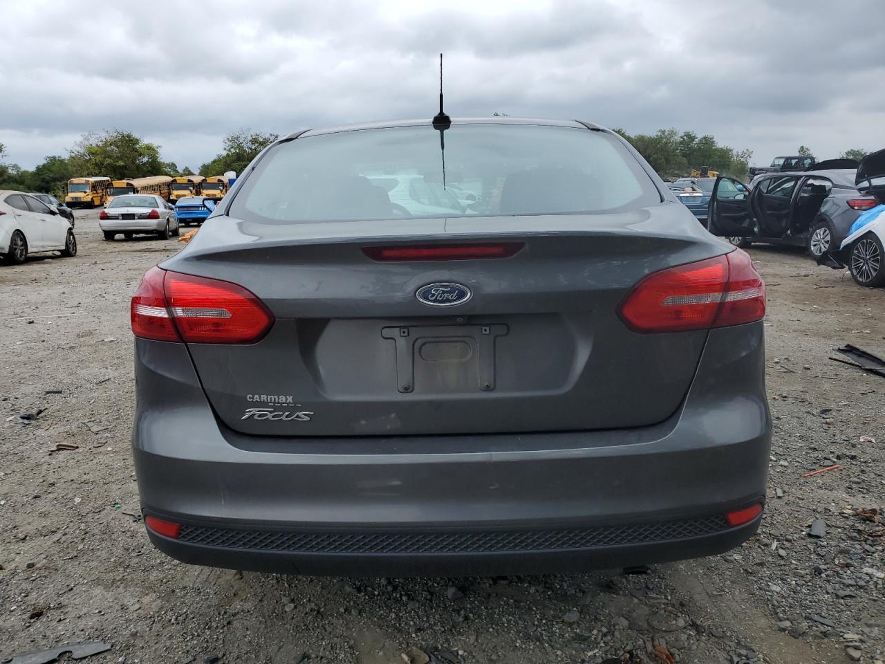 2018 Ford Focus S VIN: 1FADP3E23JL319942 Lot: 71437035