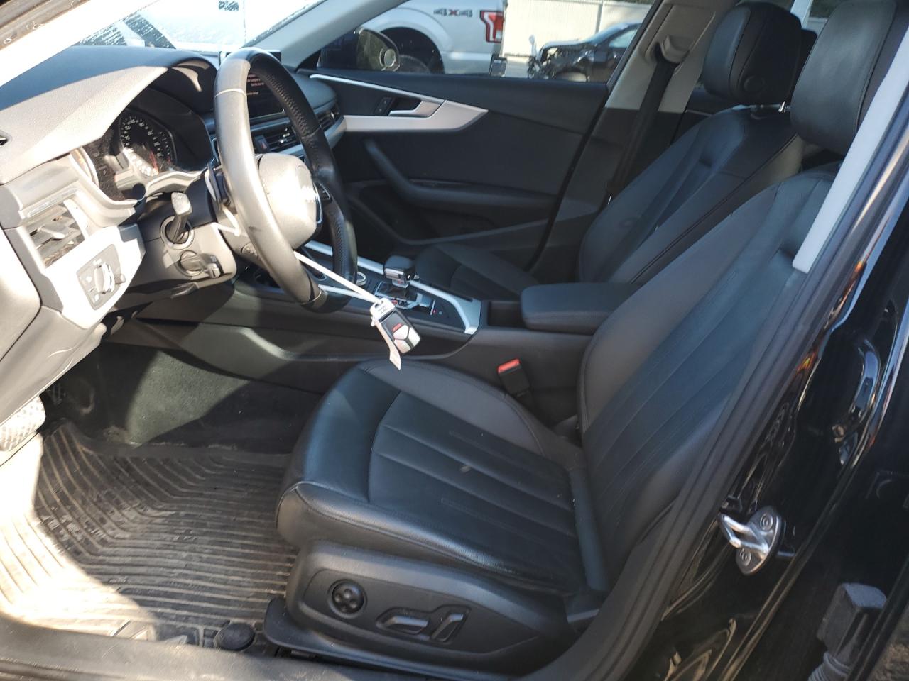 2017 Audi A4 Progressiv VIN: WAUBNAF47HN015214 Lot: 70911405