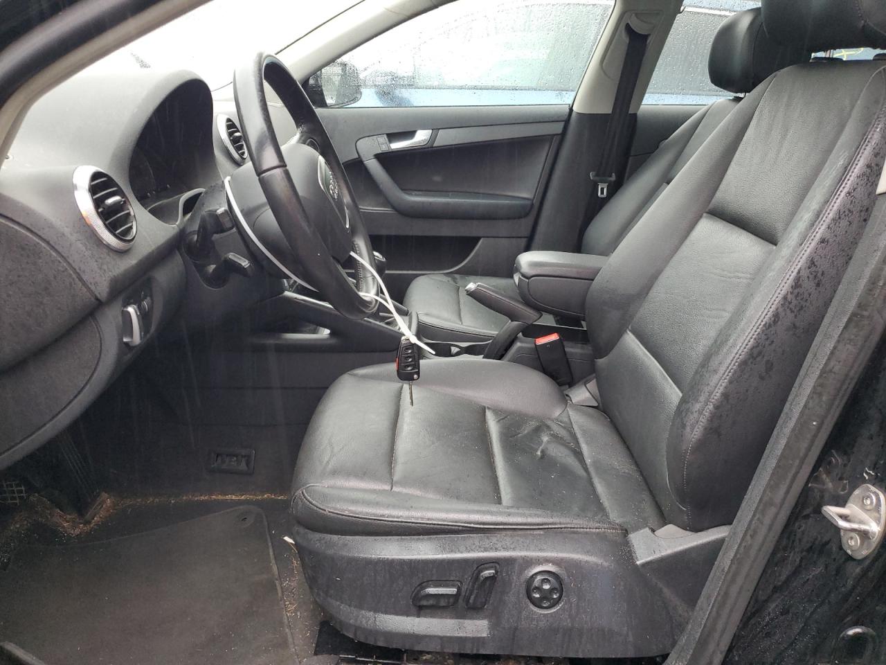 2013 Audi A3 Premium VIN: WAUFEAFM2DA010828 Lot: 80994005