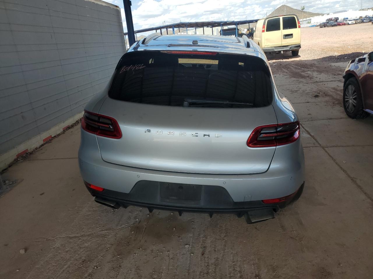 2017 Porsche Macan VIN: WP1AA2A57HLB01486 Lot: 90096295