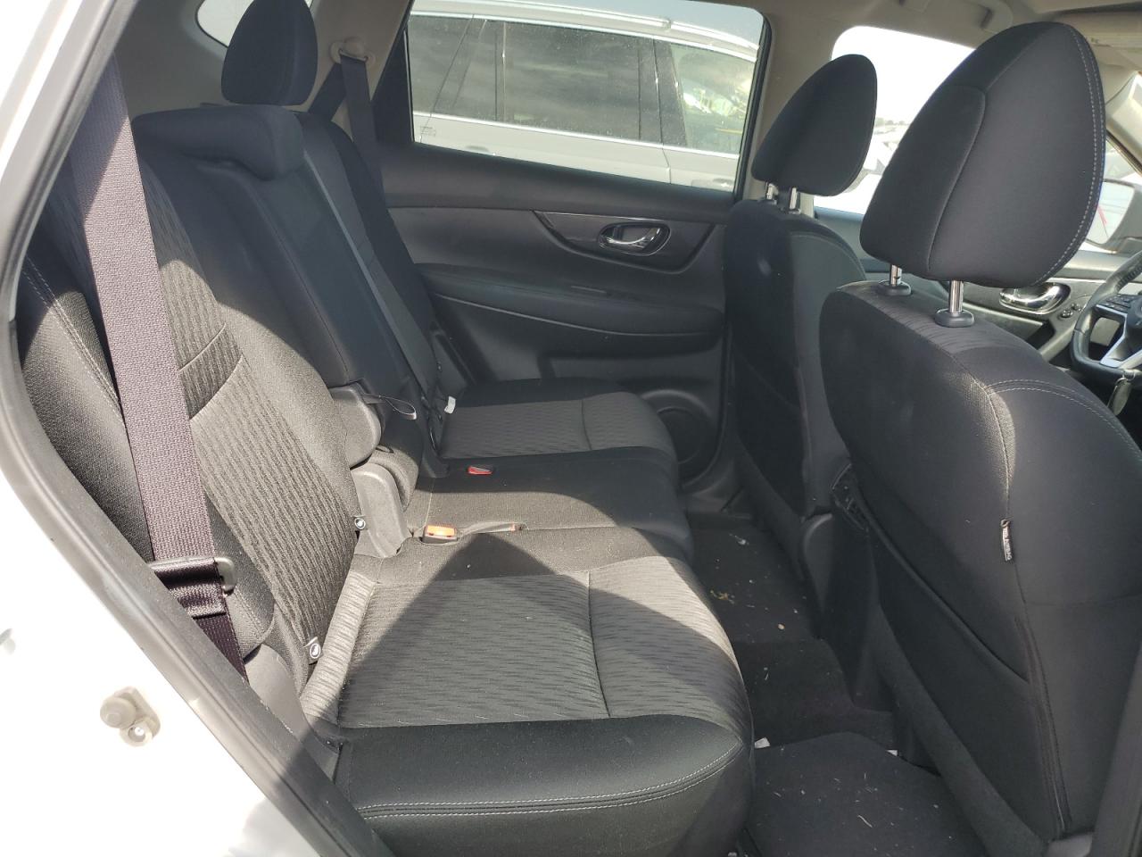 2017 Nissan Rogue S VIN: KNMAT2MV7HP587975 Lot: 81261795