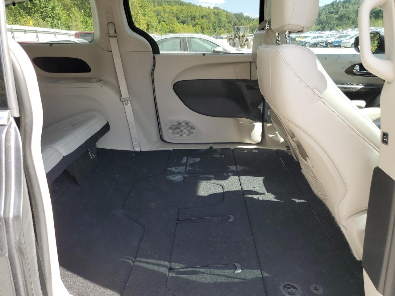 2017 Chrysler Pacifica Touring L VIN: 2C4RC1BG0HR507786 Lot: 70844705