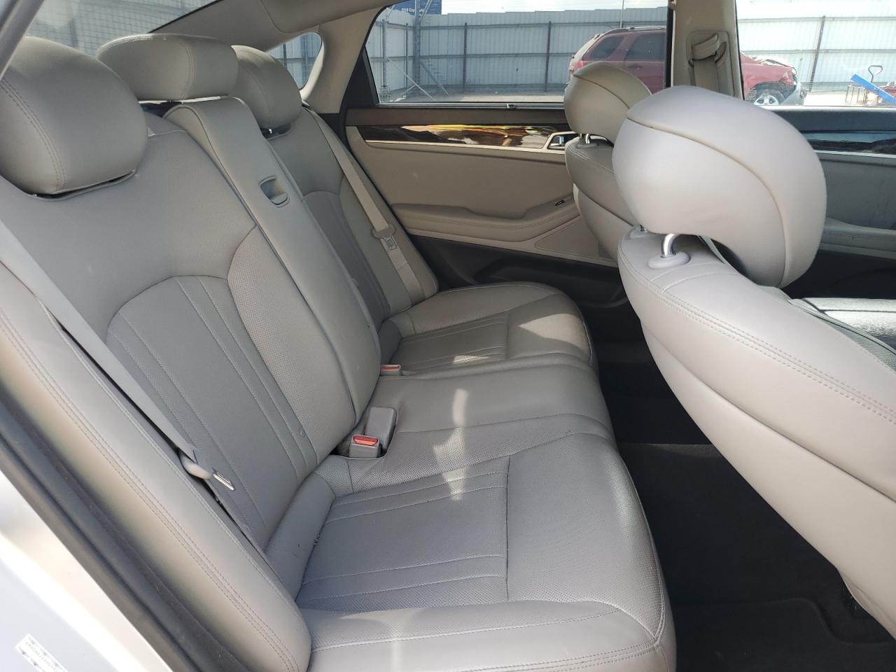 2017 Genesis G80 Base VIN: KMHGN4JE9HU192083 Lot: 81274205