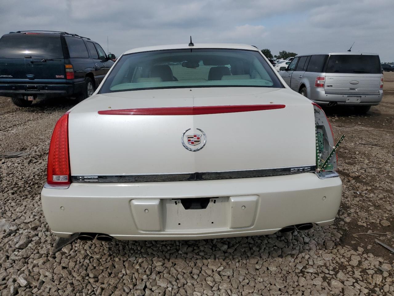 2008 Cadillac Dts VIN: 1G6KD57Y08U194560 Lot: 81758555