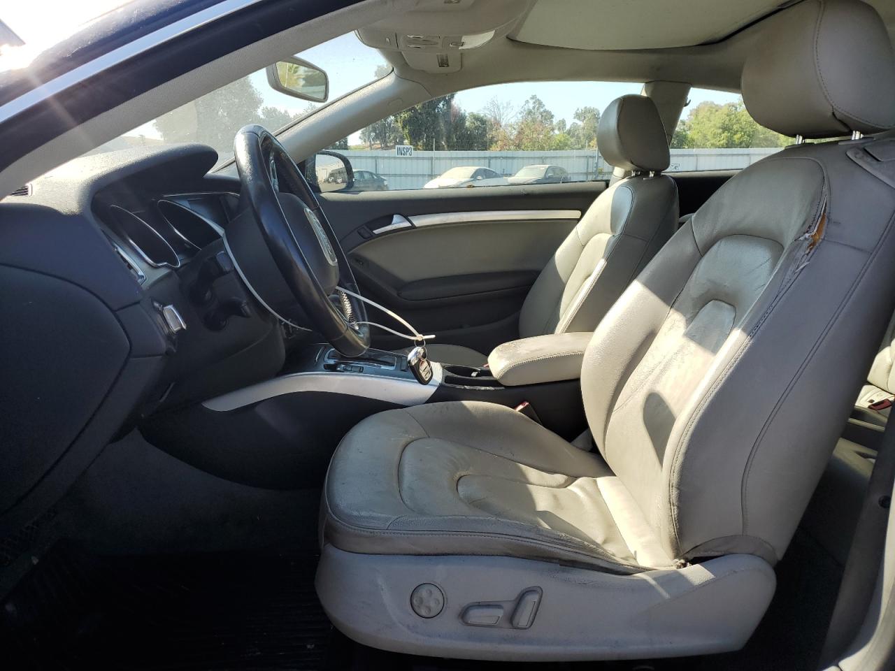 2010 Audi A5 Premium VIN: WAUCFAFR1AA049529 Lot: 80944435