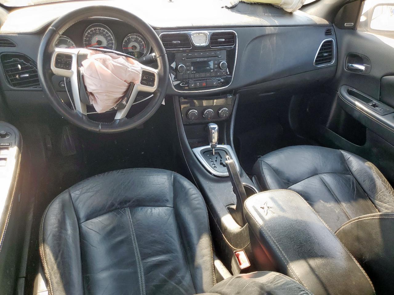 2014 Chrysler 200 Limited VIN: 1C3CCBCG4EN180140 Lot: 81478905