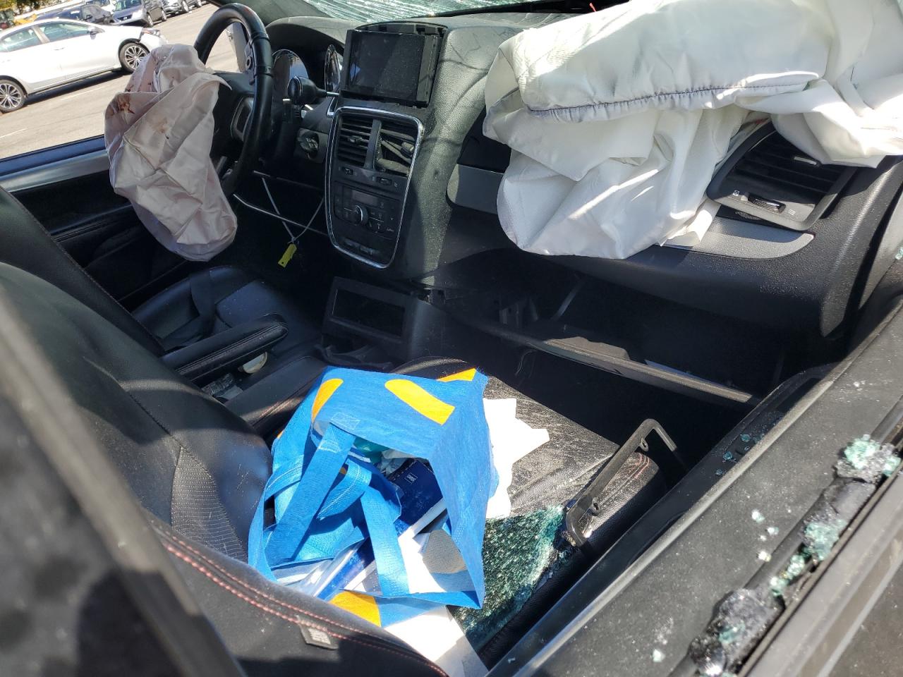 2011 Dodge Grand Caravan R/T VIN: 2D4RN7DG5BR765757 Lot: 81786435