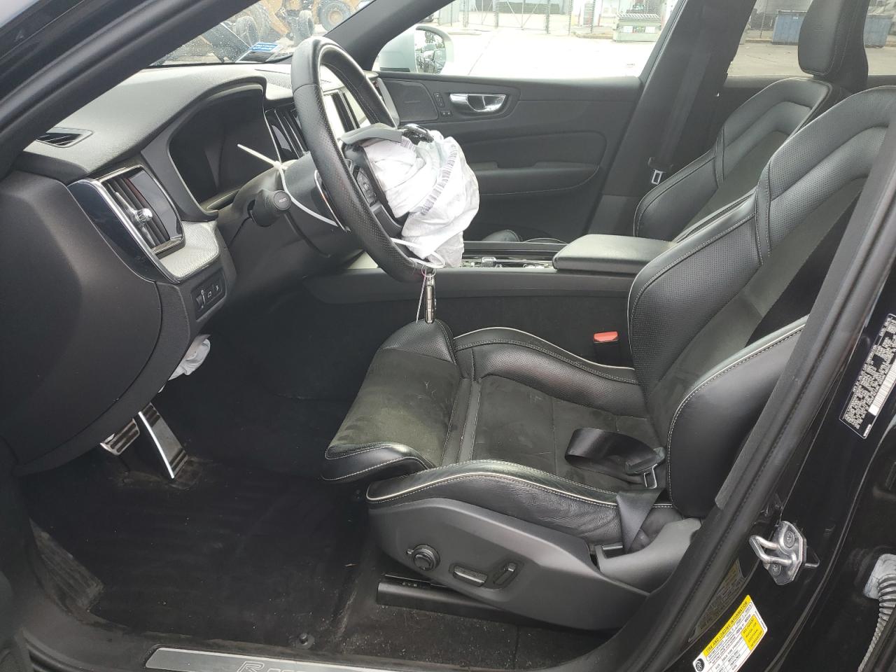 2019 Volvo Xc60 T8 R-Design VIN: LYVBR0DM4KB205208 Lot: 81694845