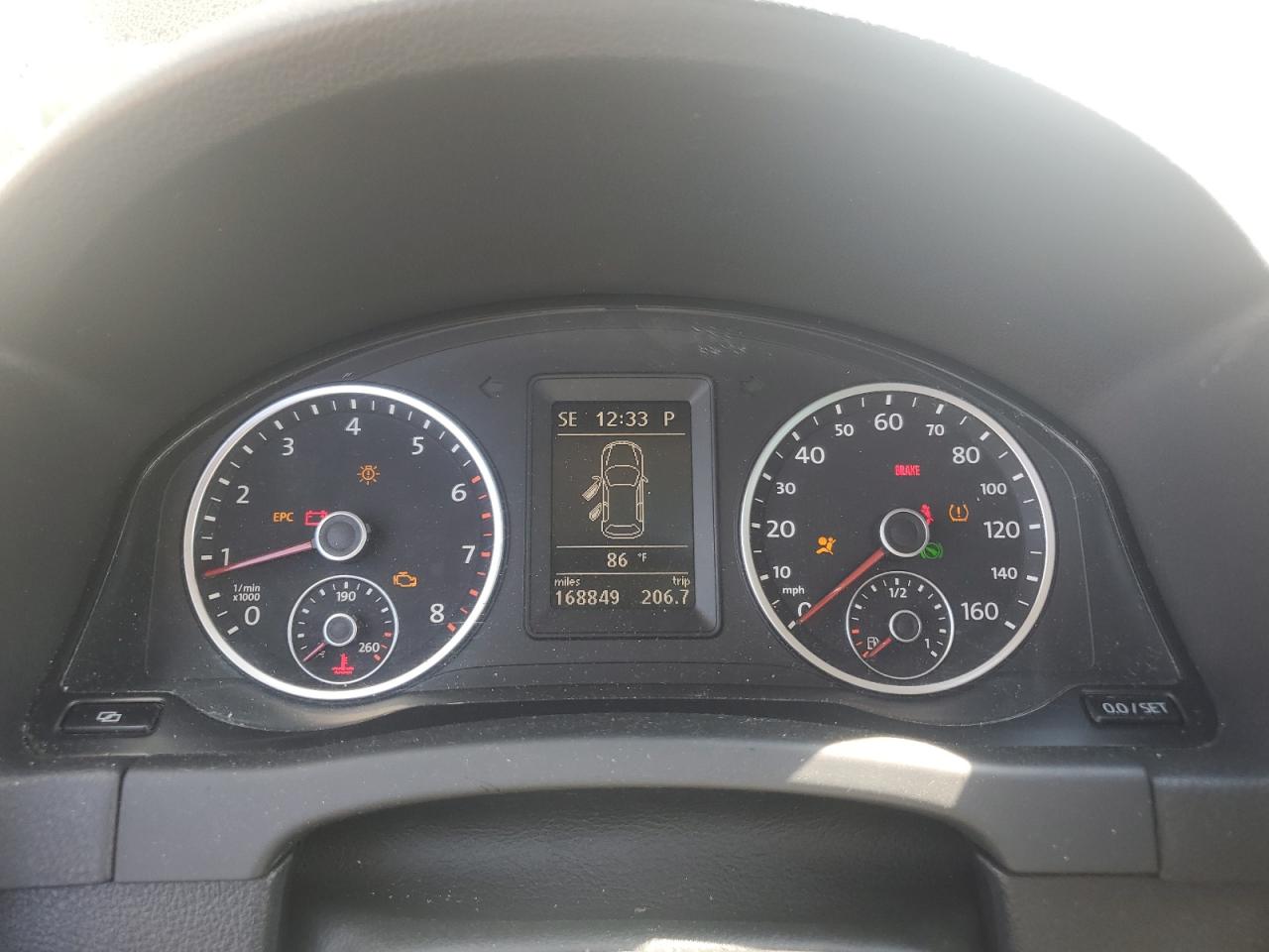 2010 Volkswagen Tiguan Se VIN: WVGBV7AX2AW526168 Lot: 81247345