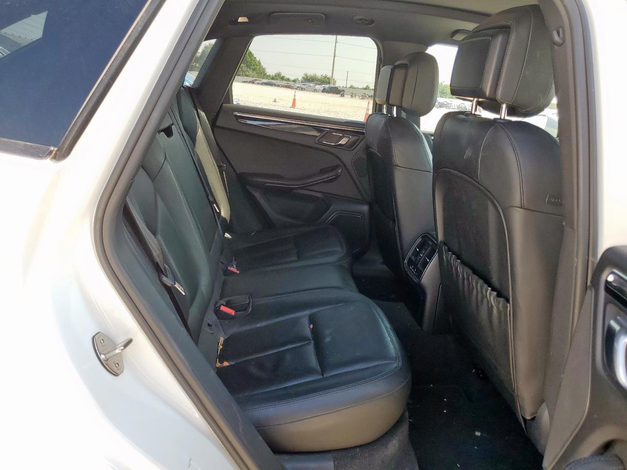 WP1AB2A53GLB46047 2016 Porsche Macan S