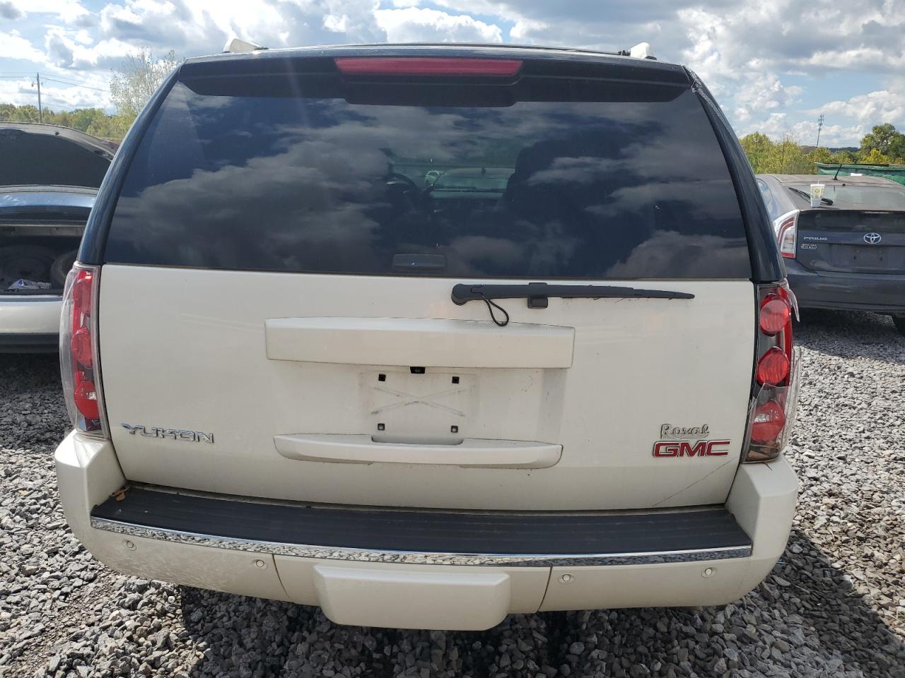 2014 GMC Yukon Denali VIN: 1GKS2EEF4ER228717 Lot: 70001405