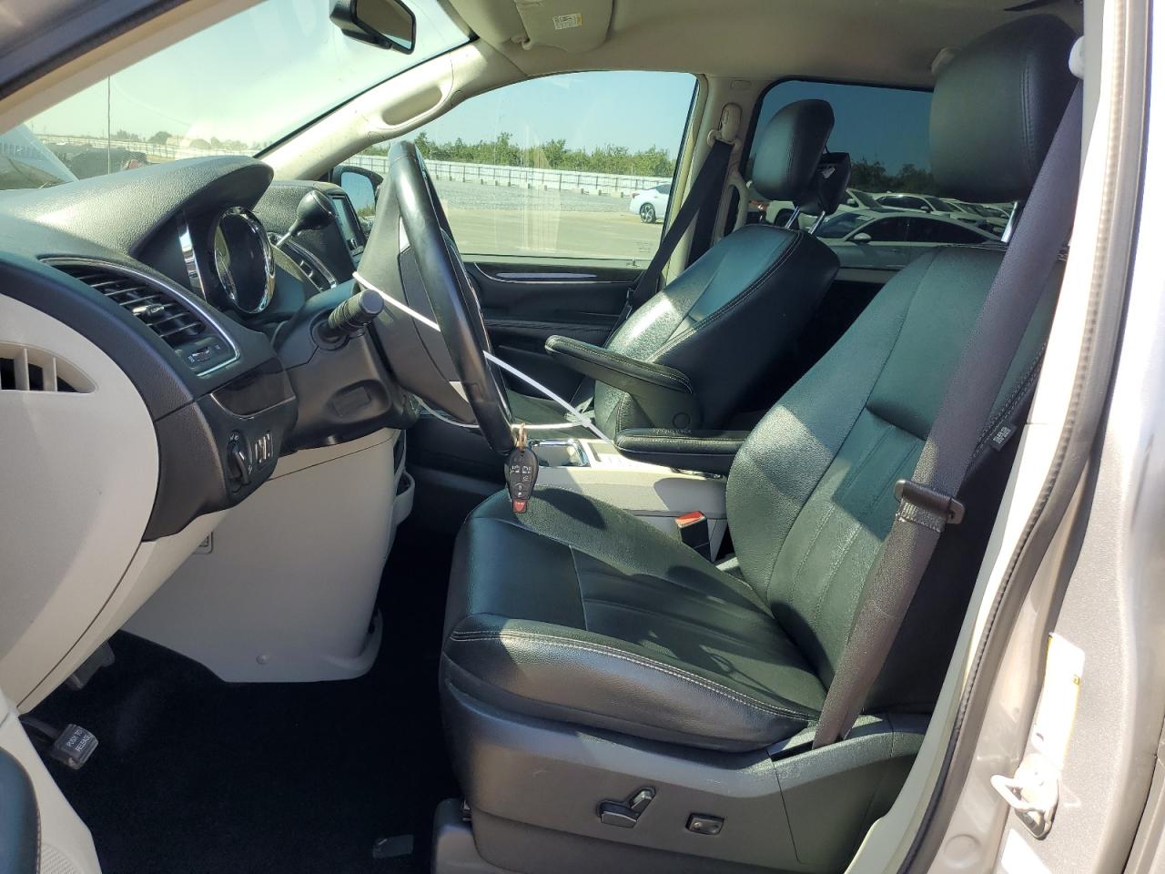 2016 Chrysler Town & Country Touring VIN: 2C4RC1BGXGR214329 Lot: 80478495