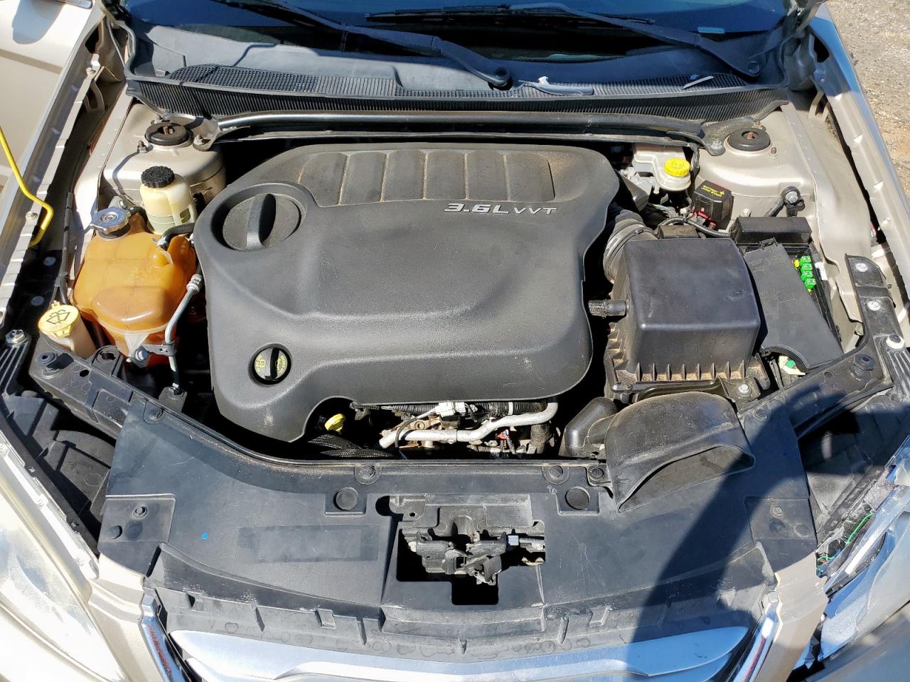 2014 Chrysler 200 Touring VIN: 1C3CCBBG0EN105498 Lot: 84191425