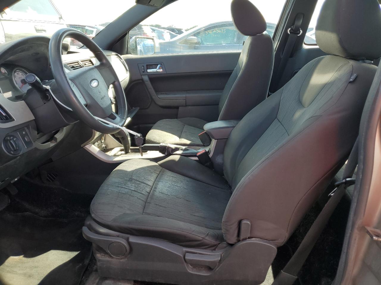 2008 Ford Focus Se VIN: 1FAHP33NX8W129546 Lot: 83998345