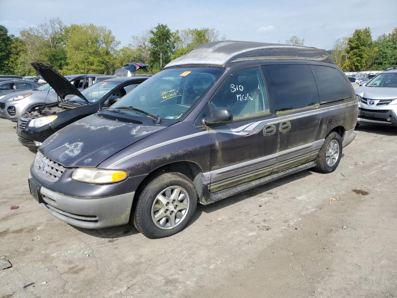 PLYMOUTH MINIVAN 1996. Lot# 82072755. VIN 2P4GP44RXTR631273. Photo 1