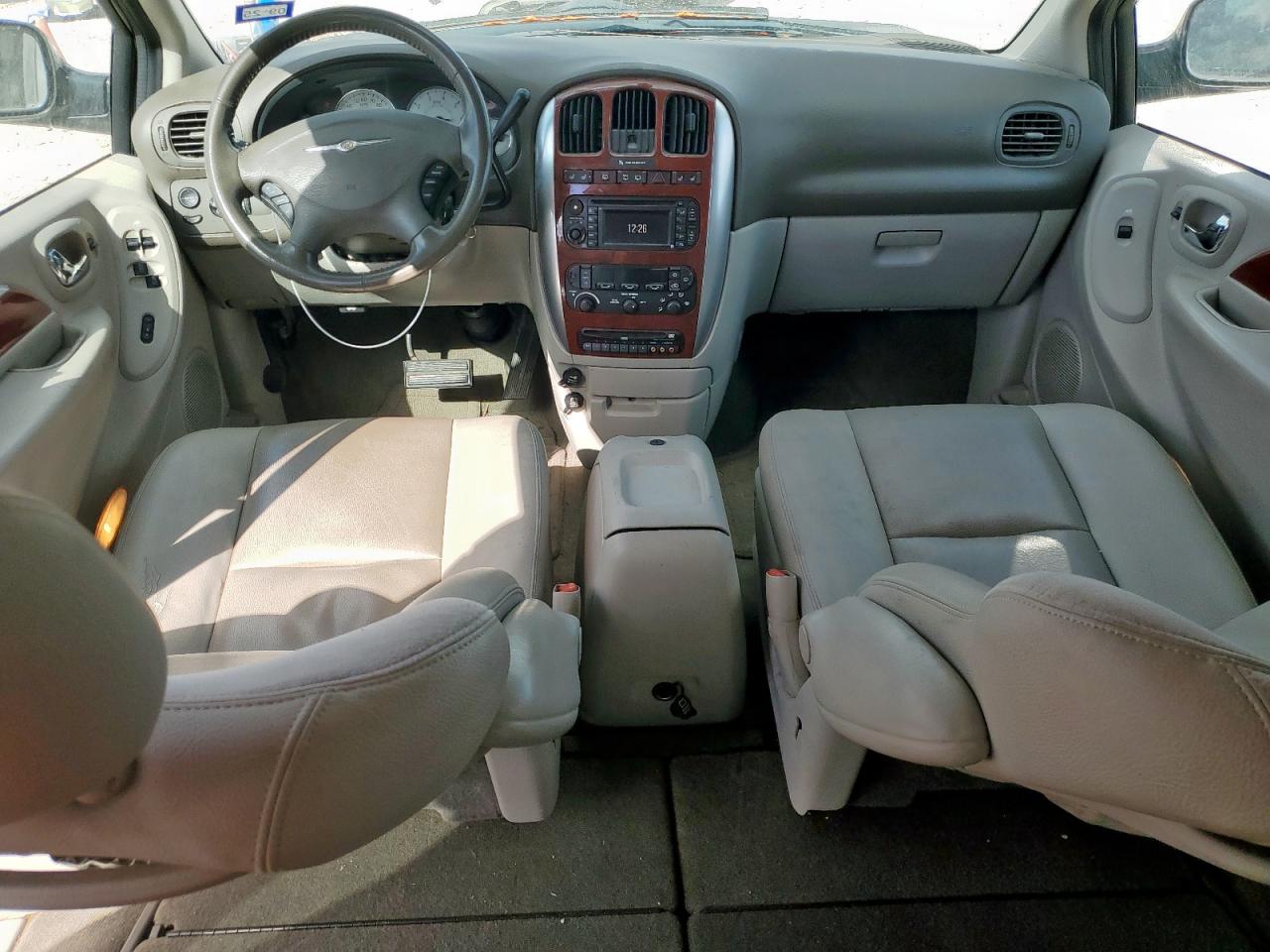 2006 Chrysler Town & Country Limited VIN: 2A4GP64L16R608927 Lot: 81318905