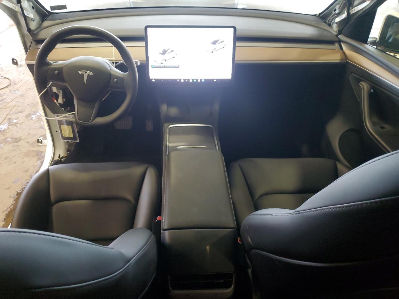2023 Tesla Model Y VIN: 7SAYGDEE1PA117947 Lot: 82115595