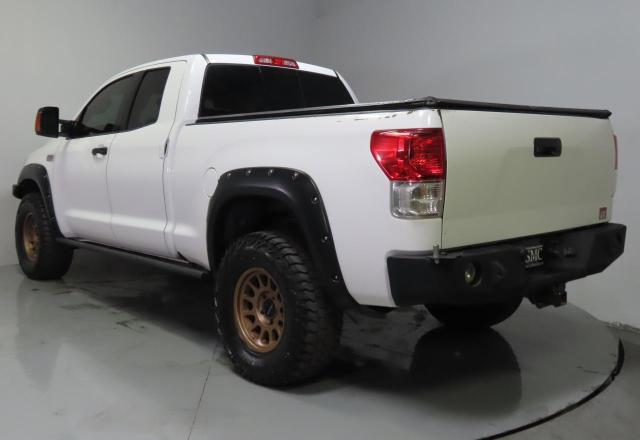Pickups TOYOTA TUNDRA 2013 Biały