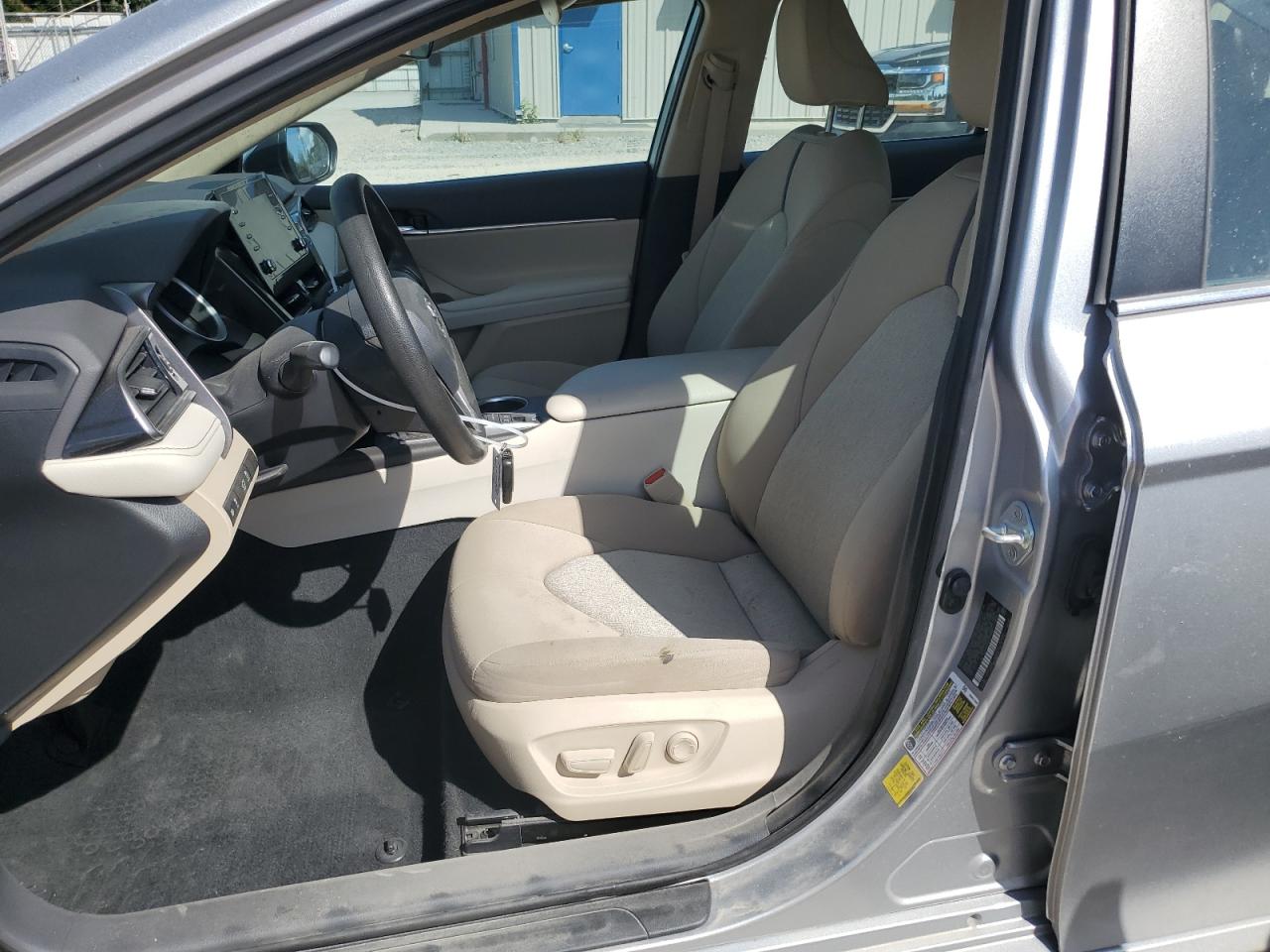 2022 Toyota Camry Le VIN: 4T1C31AKXNU570867 Lot: 81447885